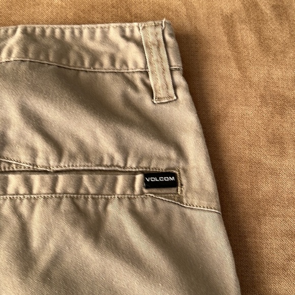 Volcom shorts - Picture 4 of 4